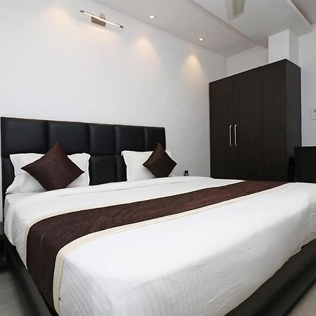 Oyo 23009 Hotel Maxx Lucknow Exterior photo