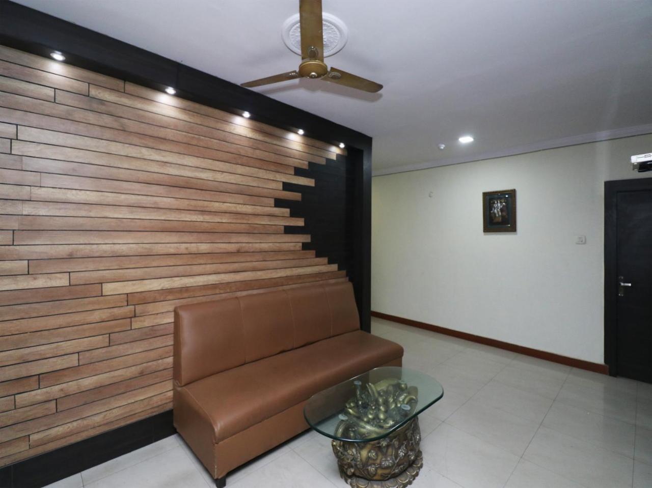 Oyo 23009 Hotel Maxx Lucknow Exterior photo