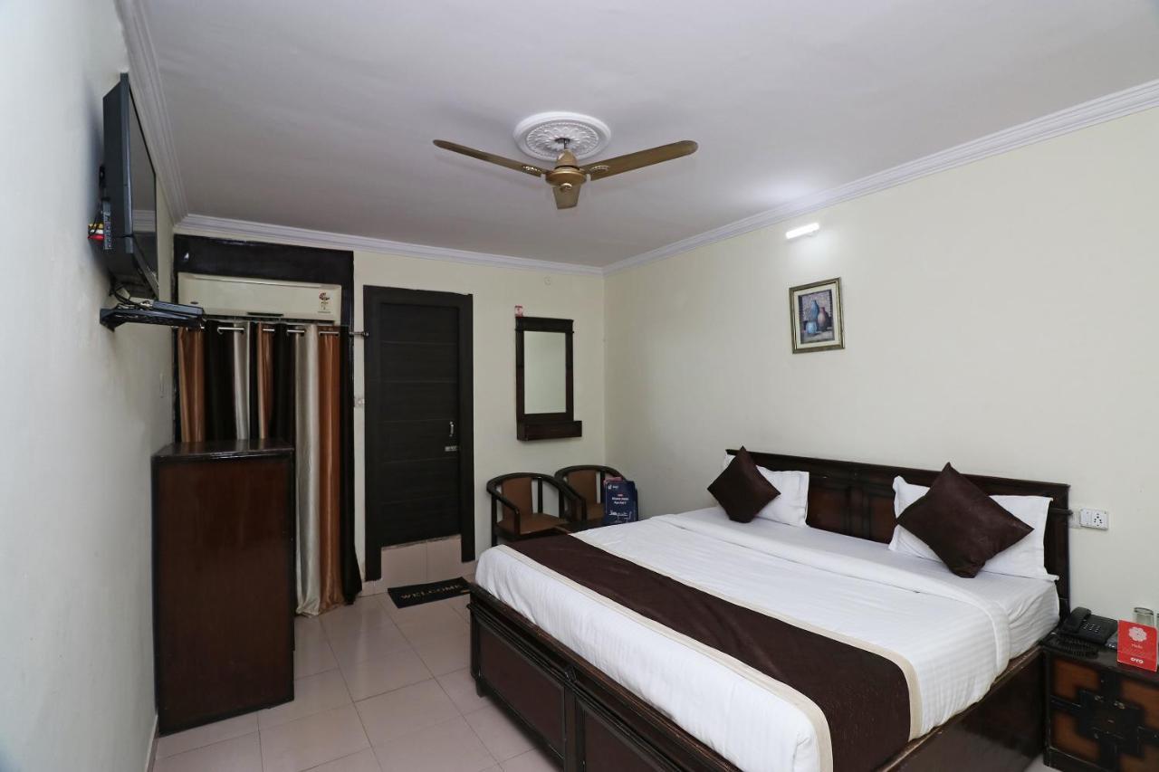 Oyo 23009 Hotel Maxx Lucknow Exterior photo