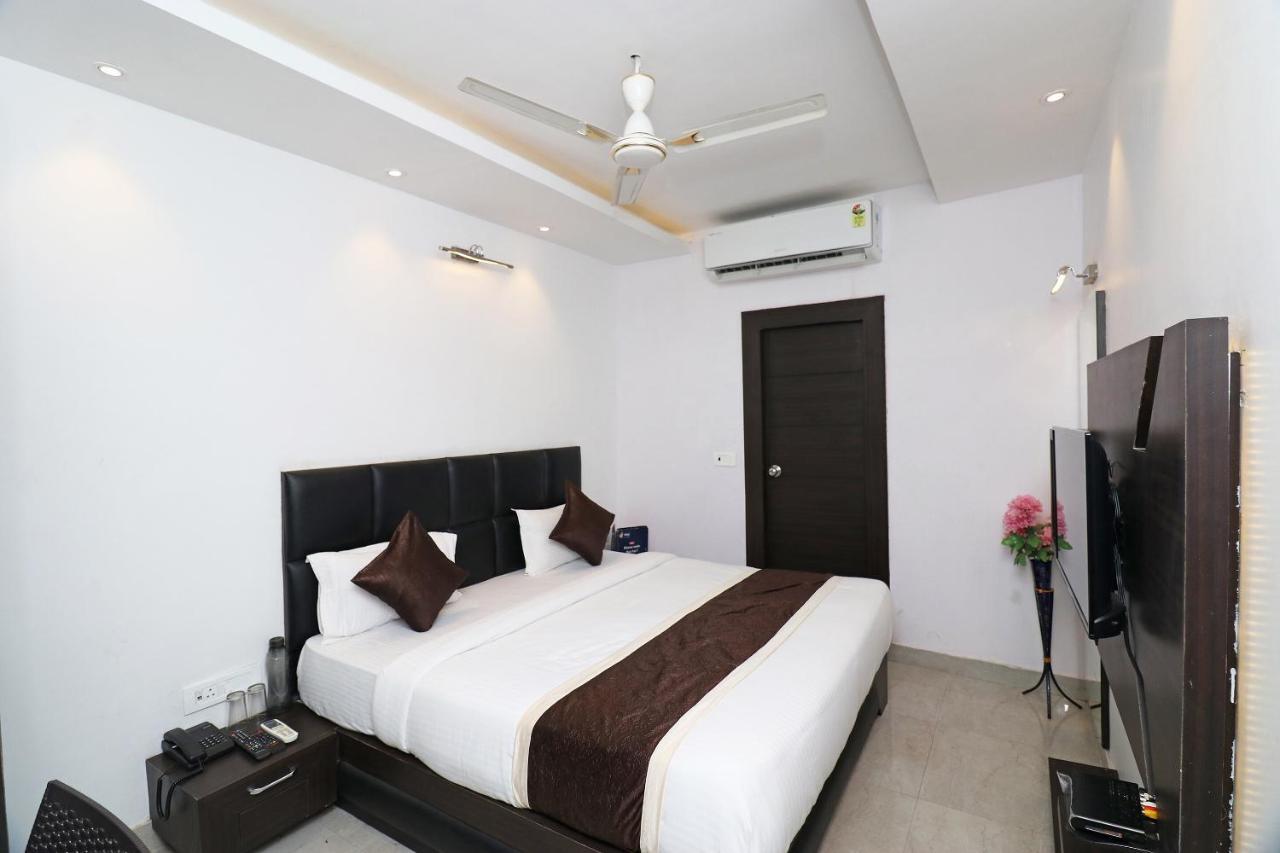 Oyo 23009 Hotel Maxx Lucknow Exterior photo
